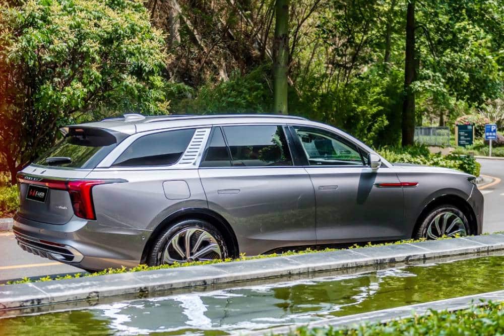 https://autogreeknews.gr/wp-content/uploads/2022/03/hongqi_e-hs9_2.jpg