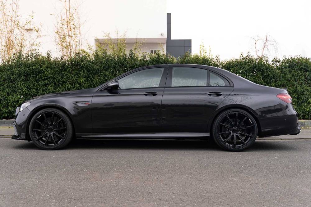 https://autogreeknews.gr/wp-content/uploads/2022/03/mercedes-amg-e63-s-sedan-by-brabus-16.jpg
