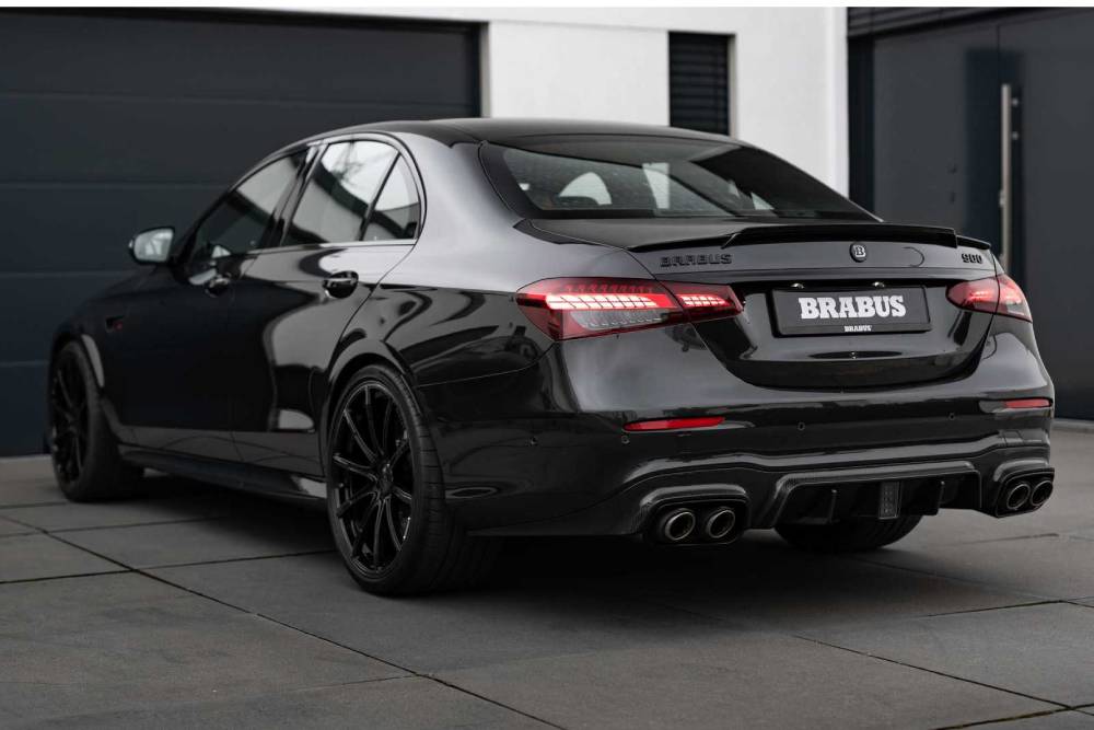https://autogreeknews.gr/wp-content/uploads/2022/03/mercedes-amg-e63-s-sedan-by-brabus-3.jpg