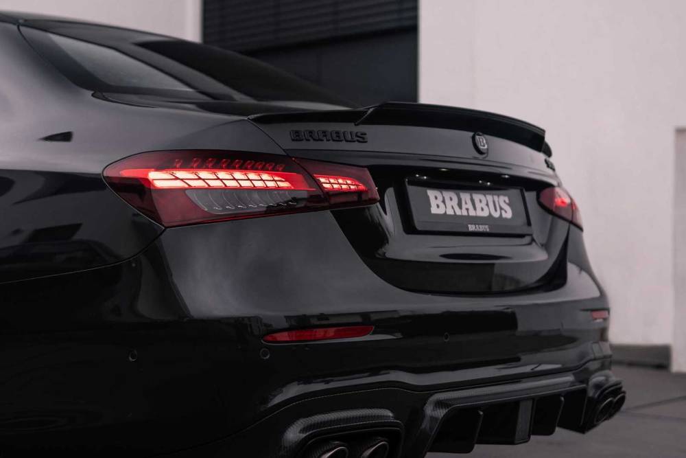 https://autogreeknews.gr/wp-content/uploads/2022/03/mercedes-amg-e63-s-sedan-by-brabus-7.jpg