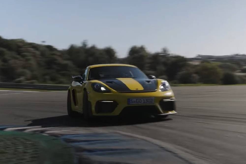 https://autogreeknews.gr/wp-content/uploads/2022/03/porsche-cayman-gt4-rs.jpg
