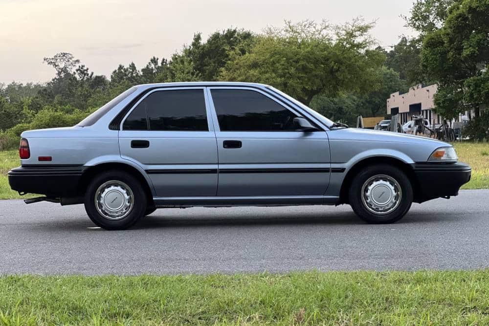 https://autogreeknews.gr/wp-content/uploads/2022/04/1988_toyota_corolla_IMG_7159-scaled-1.jpg