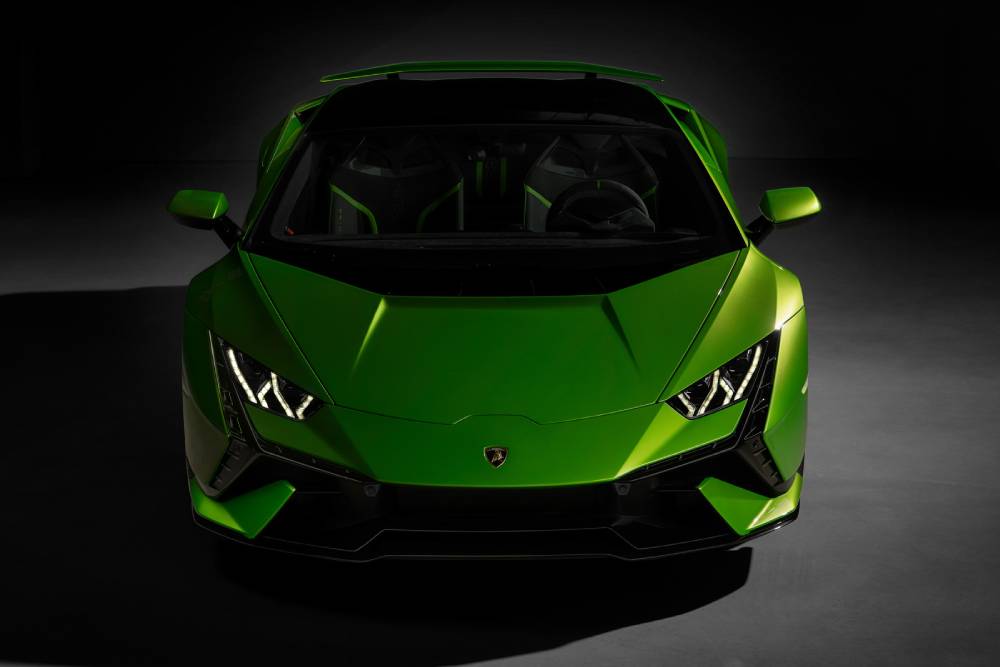 https://autogreeknews.gr/wp-content/uploads/2022/04/2022-Lamborghini-Huracan-Tecnica-00011.jpg