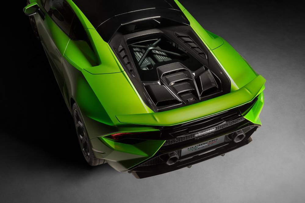 https://autogreeknews.gr/wp-content/uploads/2022/04/2022-Lamborghini-Huracan-Tecnica-00018.jpg