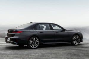 2023-BMW-760i-xDrive-13