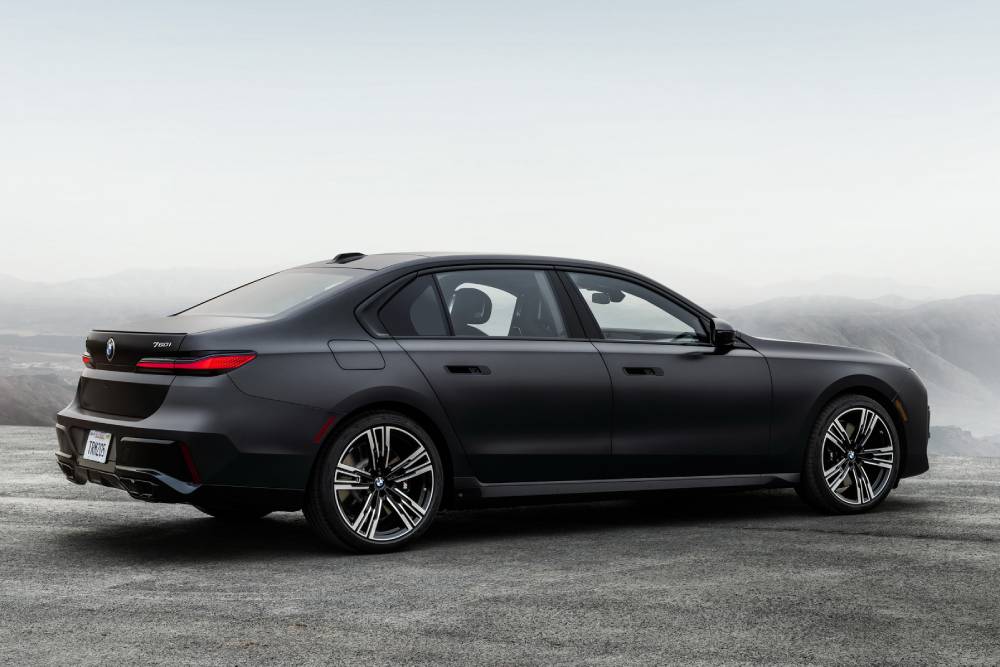 https://autogreeknews.gr/wp-content/uploads/2022/04/2023-BMW-760i-xDrive-13.jpg