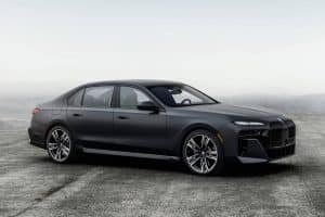 2023-BMW-760i-xDrive-16