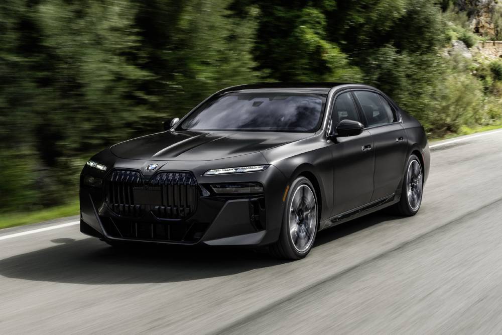 https://autogreeknews.gr/wp-content/uploads/2022/04/2023-BMW-760i-xDrive-22.jpg