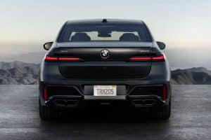 2023-BMW-760i-xDrive-6