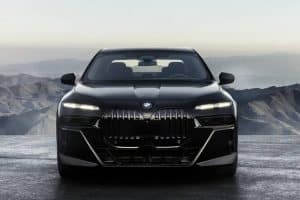 2023-BMW-760i-xDrive-7