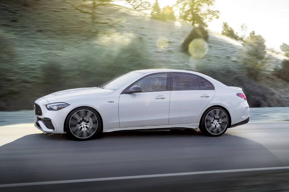 https://autogreeknews.gr/wp-content/uploads/2022/04/2023-Mercedes-AMG-C43-10.jpg