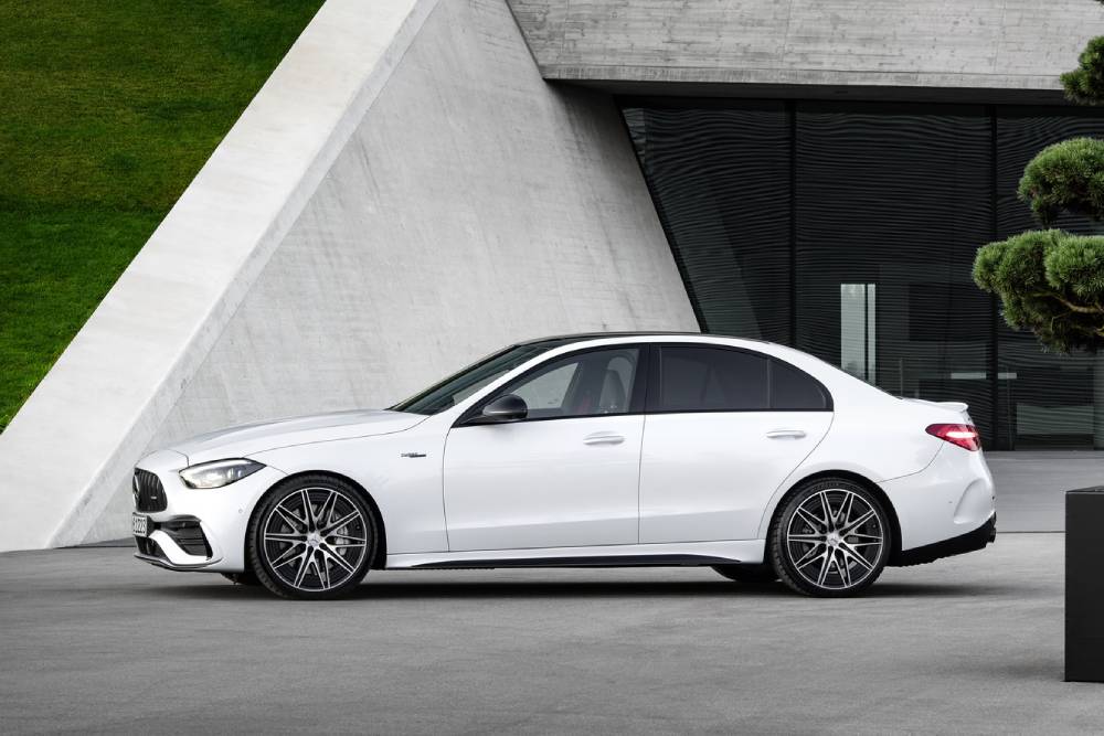 https://autogreeknews.gr/wp-content/uploads/2022/04/2023-Mercedes-AMG-C43-Sedan-8.jpg