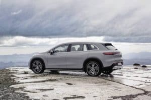 2023-Mercedes-Benz-EQS-SUV-0022