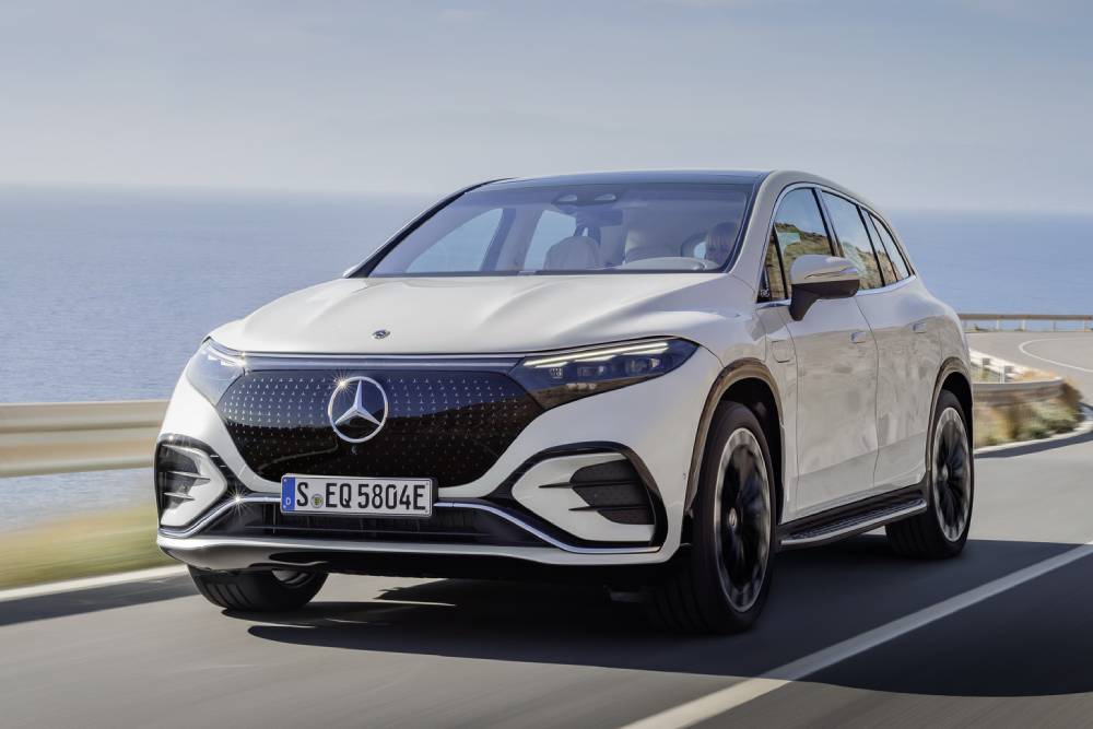 https://autogreeknews.gr/wp-content/uploads/2022/04/2023-Mercedes-Benz-EQS-SUV-0032.jpg
