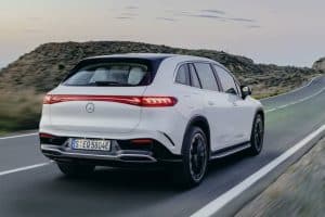 2023-Mercedes-Benz-EQS-SUV-0035