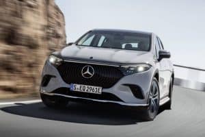 2023-Mercedes-EQS-SUV-11
