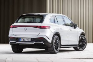 2023-Mercedes-EQS-SUV-2
