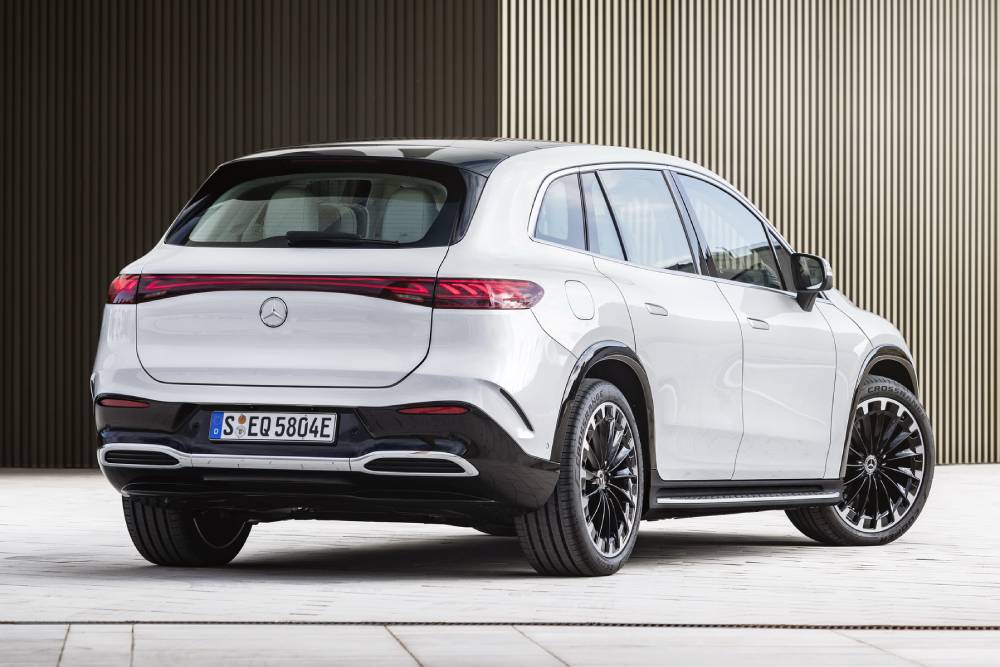 https://autogreeknews.gr/wp-content/uploads/2022/04/2023-Mercedes-EQS-SUV-2.jpg