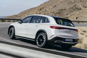 2023-Mercedes-EQS-SUV-4