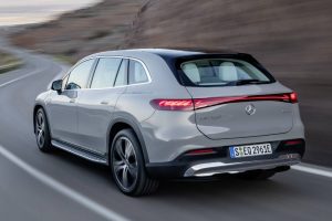 2023-Mercedes-EQS-SUV-5