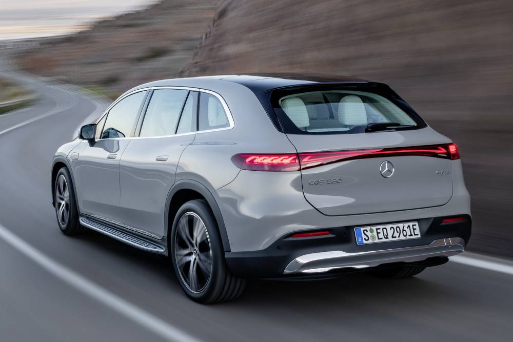 https://autogreeknews.gr/wp-content/uploads/2022/04/2023-Mercedes-EQS-SUV-5.jpg