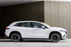 2023-Mercedes-EQS-SUV-9