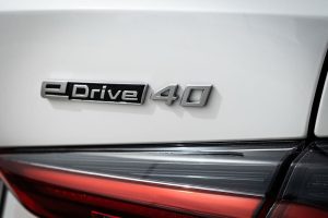 BMW-i4-eDrive40-(13)