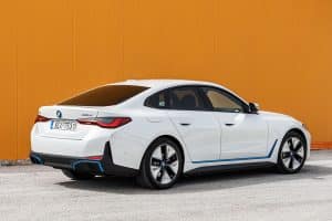 BMW-i4-eDrive40-(4)