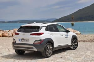 Hyundai-Kona-Hybrid-(7)