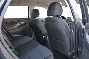 Hyundai-i30-interior-rear