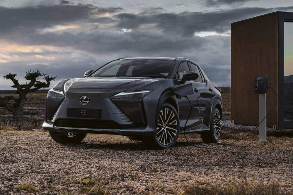 https://autogreeknews.gr/wp-content/uploads/2022/04/Lexus-RZ-450e-110.jpg