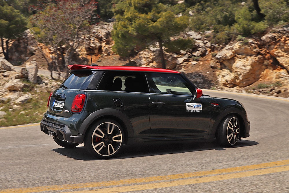 https://autogreeknews.gr/wp-content/uploads/2022/04/MINI-Cooper-S-JCW-12.jpg