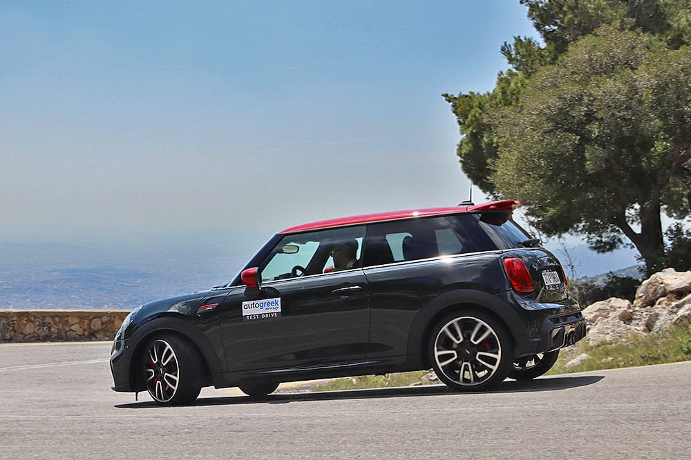 https://autogreeknews.gr/wp-content/uploads/2022/04/MINI-Cooper-S-JCW-15.jpg