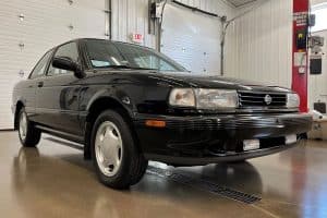 Nissan-Sentra-1992-(4)