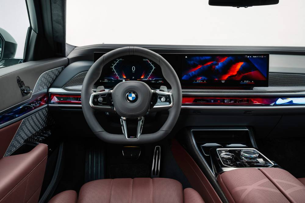 https://autogreeknews.gr/wp-content/uploads/2022/04/P90458213_The_new_BMW_760i_xDrive._European_model_shown.jpg