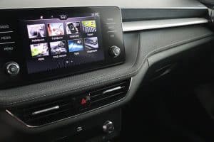 Skoda-Fabia-2022-ekthesi-(14)