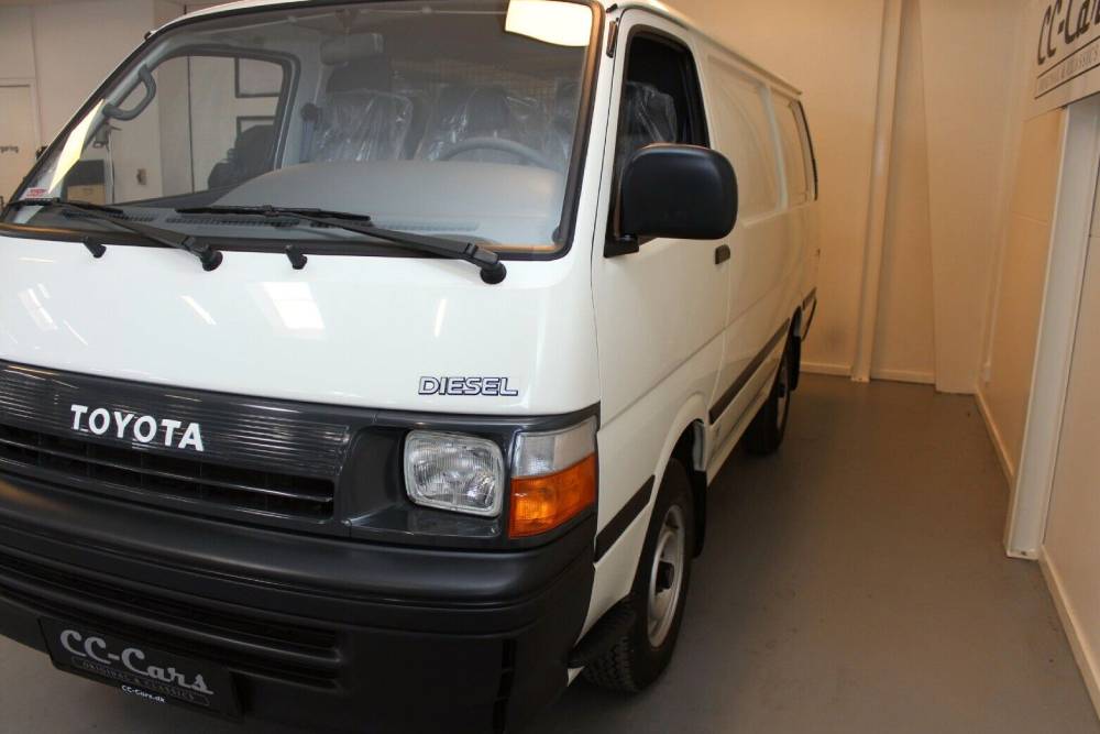https://autogreeknews.gr/wp-content/uploads/2022/04/Toyota-HiAce-15.jpg