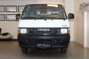 Toyota-HiAce-3