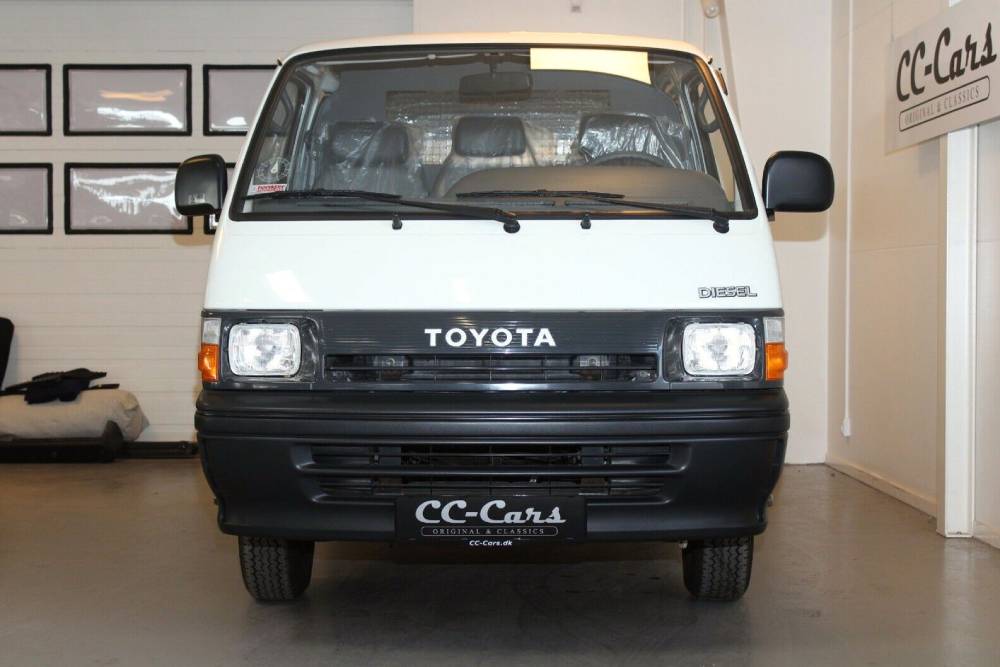https://autogreeknews.gr/wp-content/uploads/2022/04/Toyota-HiAce-3.jpg