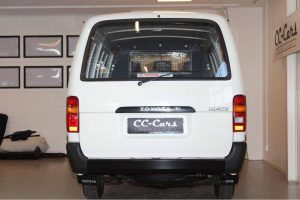 Toyota-HiAce-6
