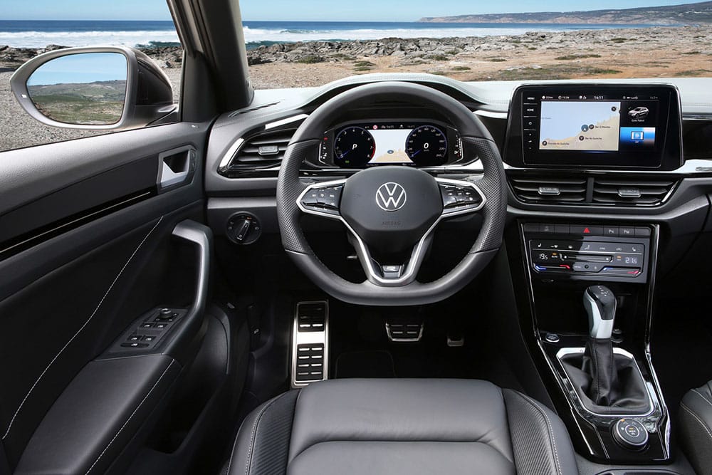 https://autogreeknews.gr/wp-content/uploads/2022/04/VW-T-Roc-interior-2.jpg