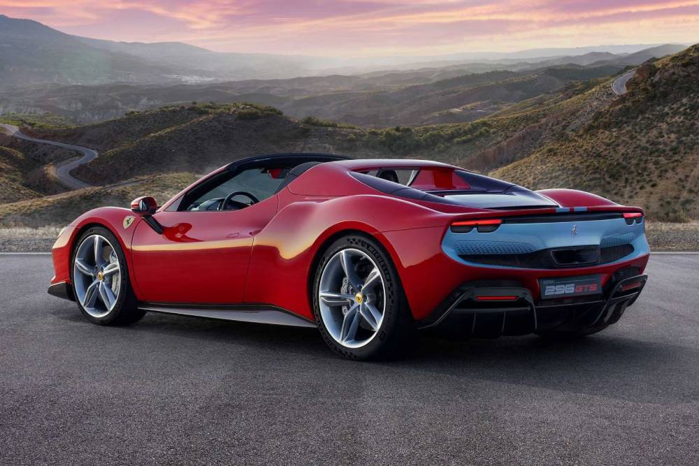 https://autogreeknews.gr/wp-content/uploads/2022/04/ferrari-296-gts-11.jpg