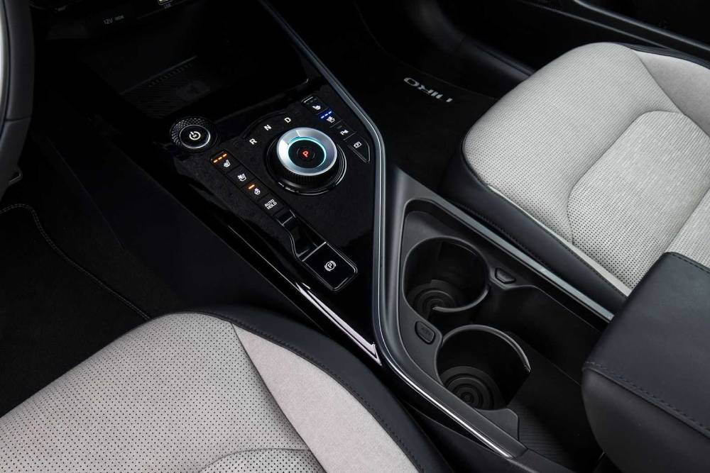 https://autogreeknews.gr/wp-content/uploads/2022/04/kia-niro-ev-2022-in-der-ersten-sitzprobe-8.jpg