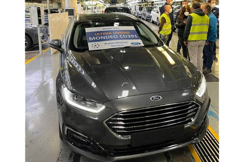 https://autogreeknews.gr/wp-content/uploads/2022/04/last-ford-mondeo-for-europe.jpg