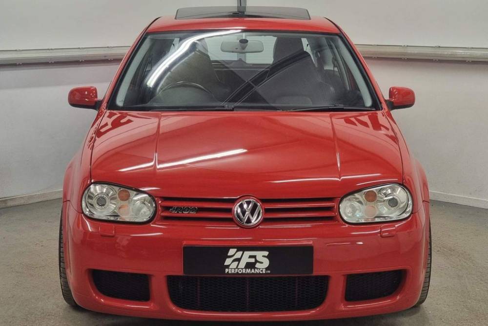 https://autogreeknews.gr/wp-content/uploads/2022/05/2003-tornado-red-vw-golf-r32-15.jpg