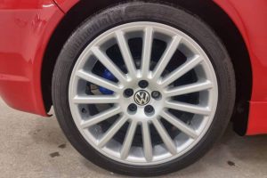 2003 tornado red vw golf r32 (5)