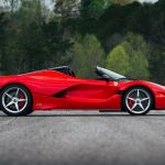 2017_ferrari_laferrari-aperta_2A323F3A-507B-4D46-A