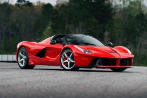 2017_ferrari_laferrari-aperta_B9B8186A-16B3-405D-A