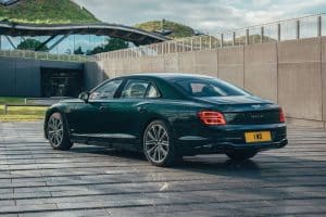 2021-Bentley-Flying-Spur-Hybrid_01