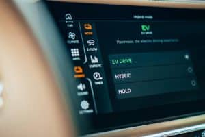 2021-Bentley-Flying-Spur-Hybrid_05
